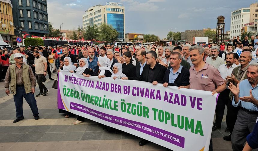 Öcalan'a özgürlük talebiyle Diyarbakır'da yürüyüş