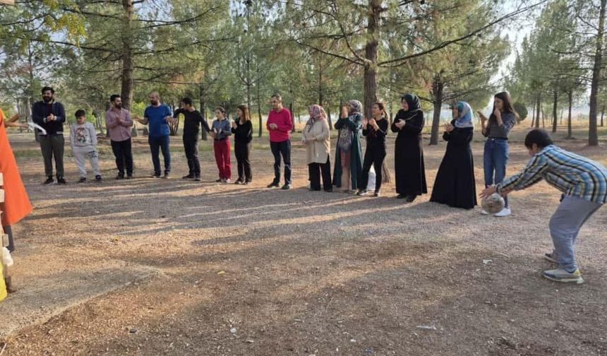 Diyarbakır’da engelli bireyler unutulmadı: Piknikte yüzler güldü