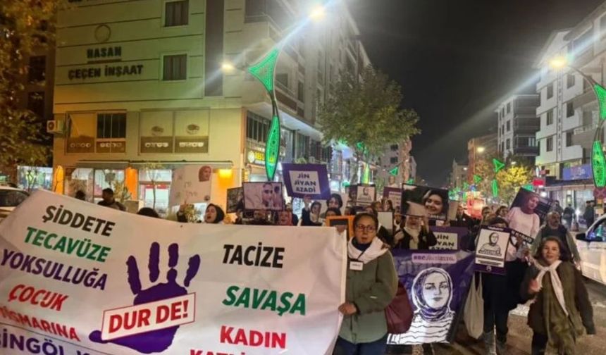 Kentte bir ilk: Kadınlar gece yürüyüşü yaptı