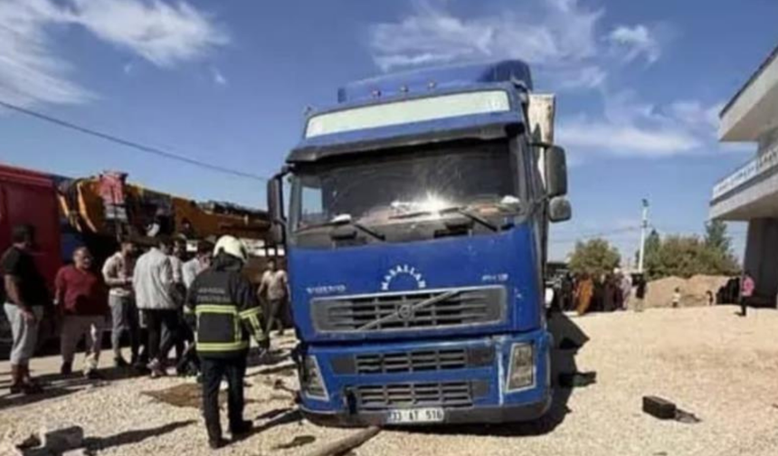 Mardin’de tır şoförü lastik değiştirirken ağır yaralandı