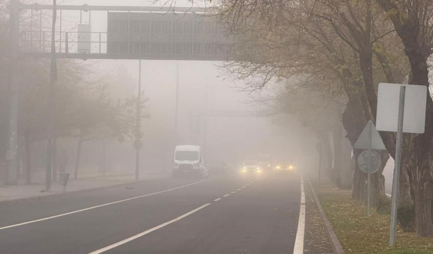 Diyarbakır’da sis görüş mesafesini düşürdü
