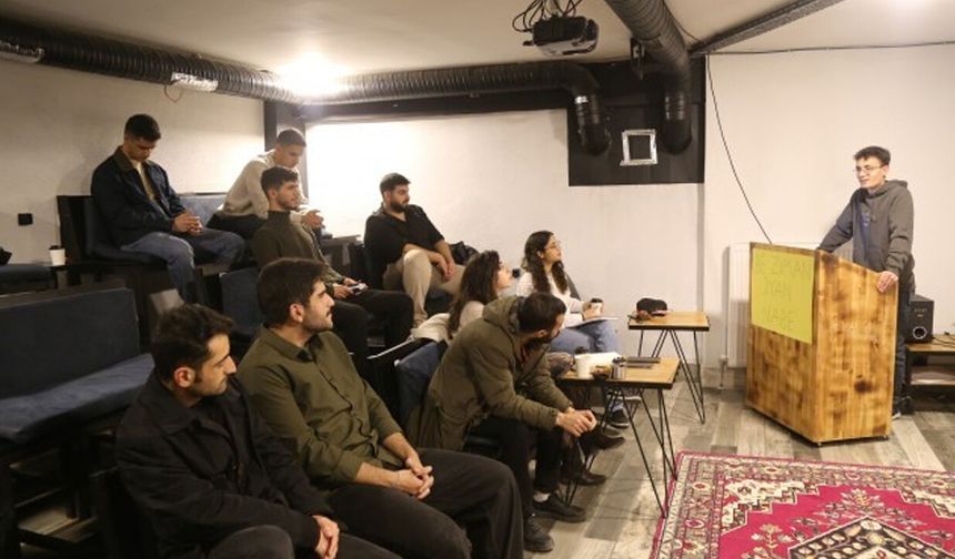 Öğrencilerin açtığı Kürtçe dil kursu engellendi