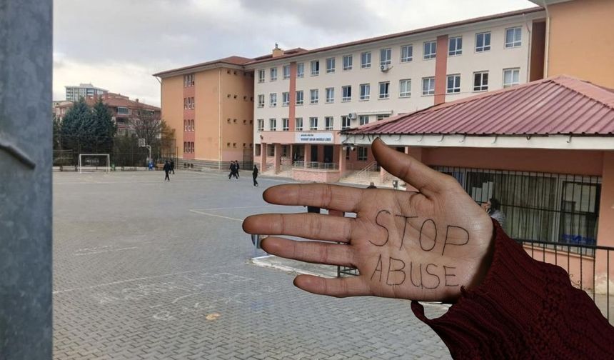 Öğrencilerine müstehcen fotoğraf atan tacizci öğretmen tutuklandı
