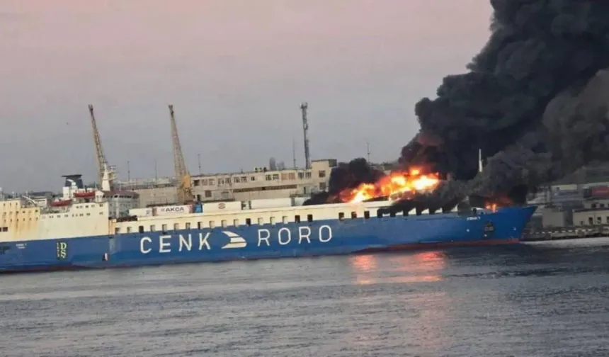 Rusya, Odessa'da demirli olan Türk gemisini vurdu