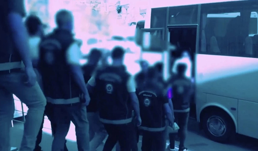 Bakan duyurdu: 19 kaçakçı, 478 düzensiz göçmen yakalandı