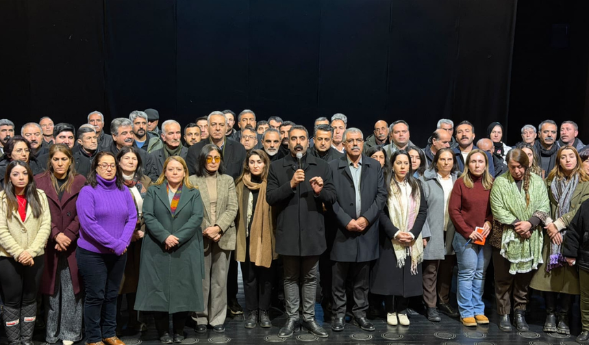 DEM Partili yerel yöneticilerden Kobani için maaş bağışı