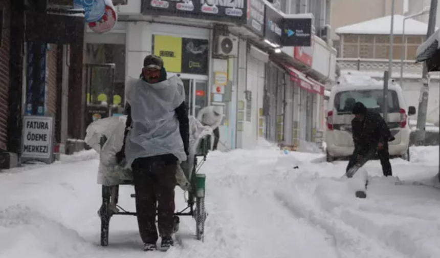 Van'da 287 yerleşim yeri ulaşıma kapandı