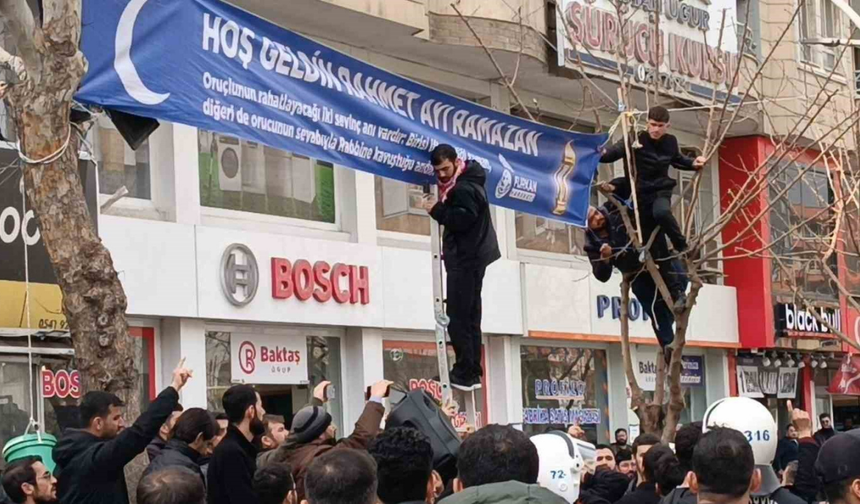 Batman’da pankart gerginliği: 5 gözaltı