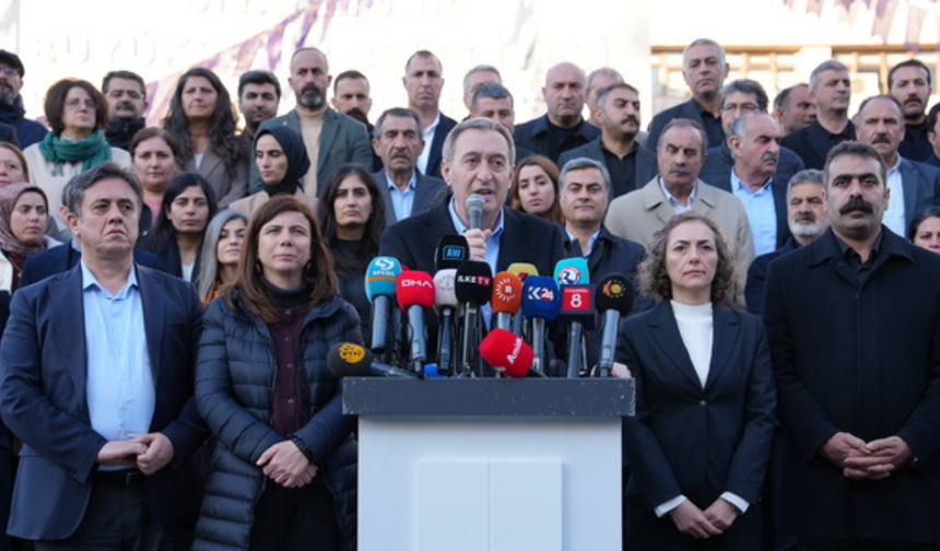 DEM Parti’den kayyım uygulamasına son verilmesi çağrısı