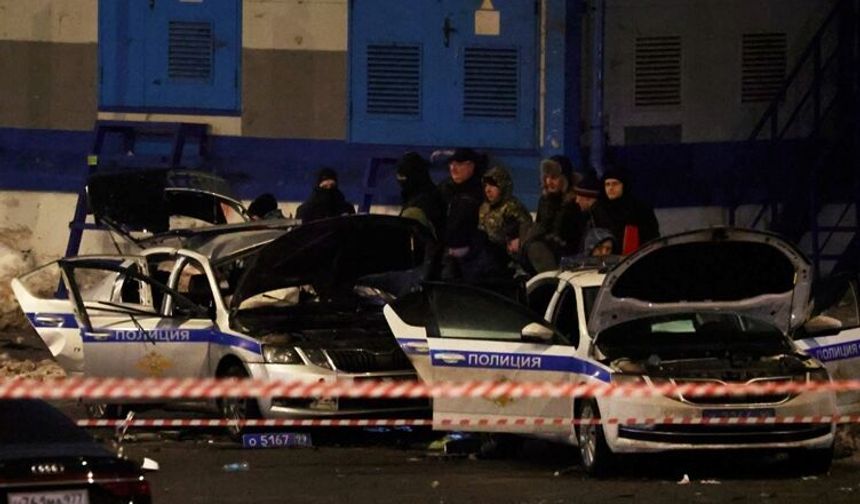 Tren istasyonu önünde patlama: 1 polis öldü