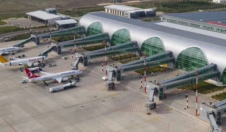 Diyarbakır'a inemedi, Elazığ'a indi: Yolcular saatlerce mahsur kaldı