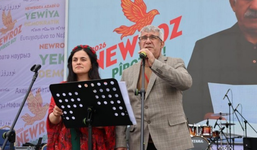 Newroz alanında dikkat çeken an! Öcalan’ın mesajı okundu