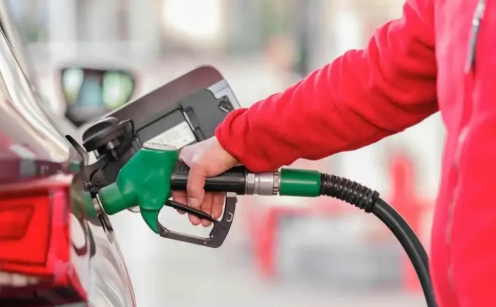 Benzine zamdan sonra indirim geldi