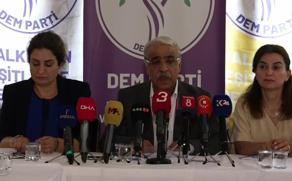 DEM Parti silahsızlanma ve hukuki düzenlemeleri görüştü