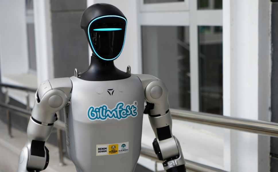 Türkiye’de bir ilk: İnsansı robot Festman nüfusa kaydedildi