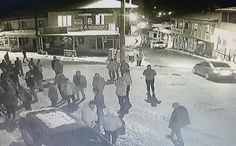 17 yaşındaki genç esnafa ateş açtı