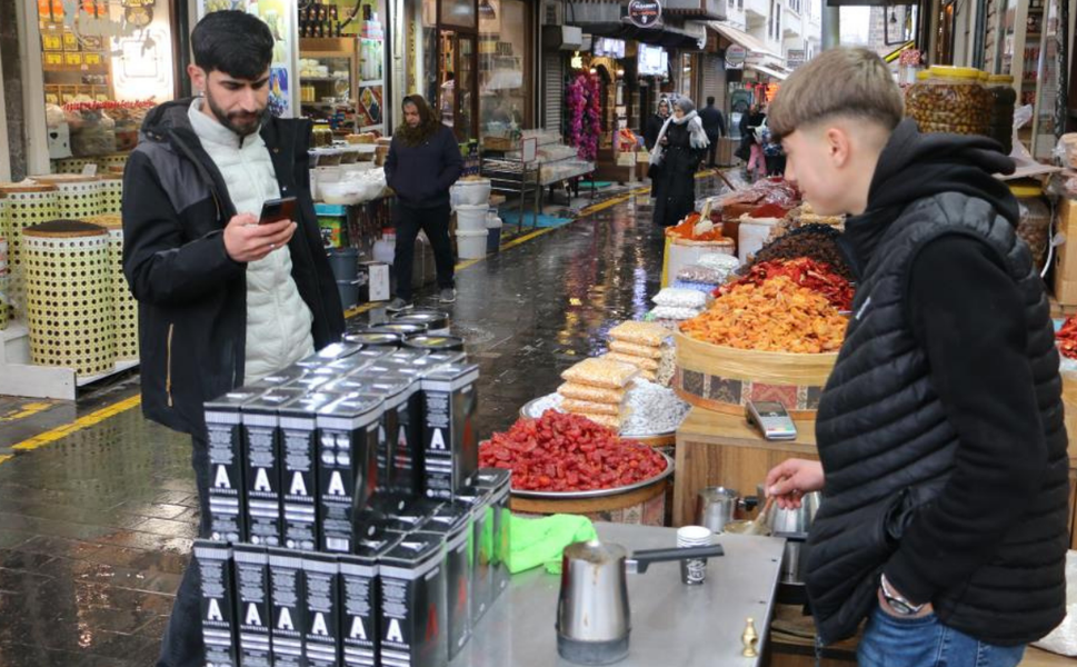 Sur sokaklarında bir lezzet mirası: Kürt kahvesi turistlerin gözdesi oldu
