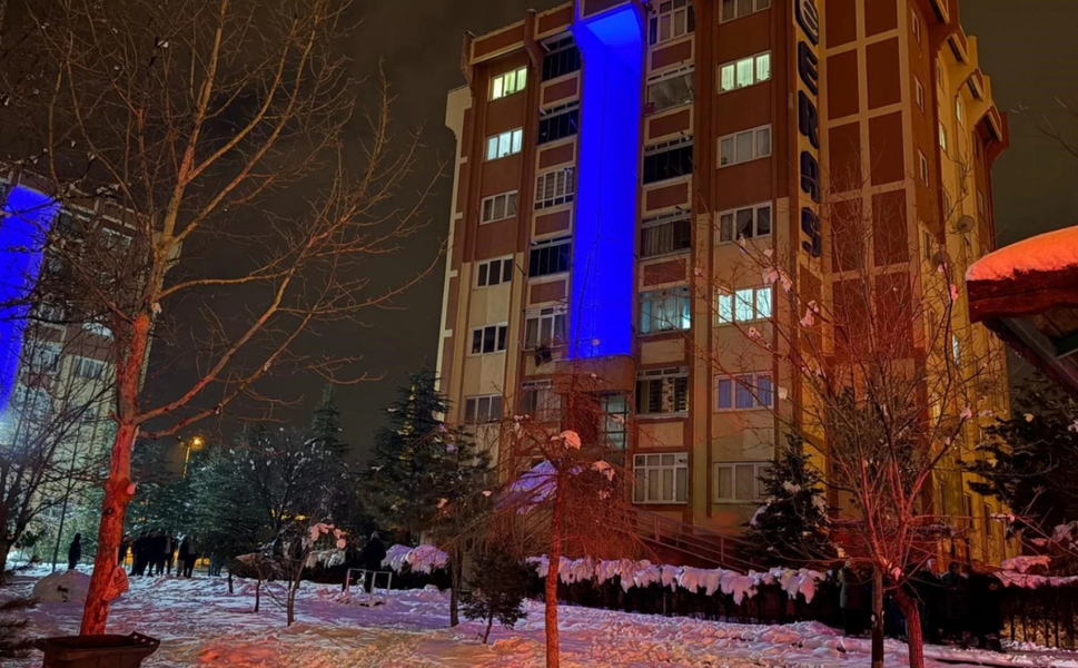 Karnesinde 3 zayıfı olan öğrenci yaşamına son verdi