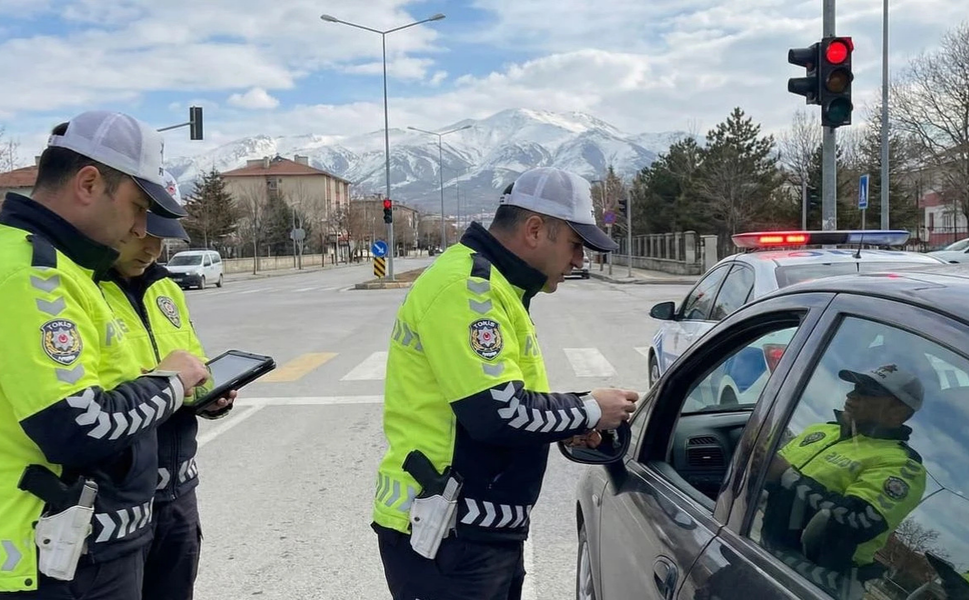 TBMM, trafik cezalarını ağırlaştıran düzenlemeleri kabul etti