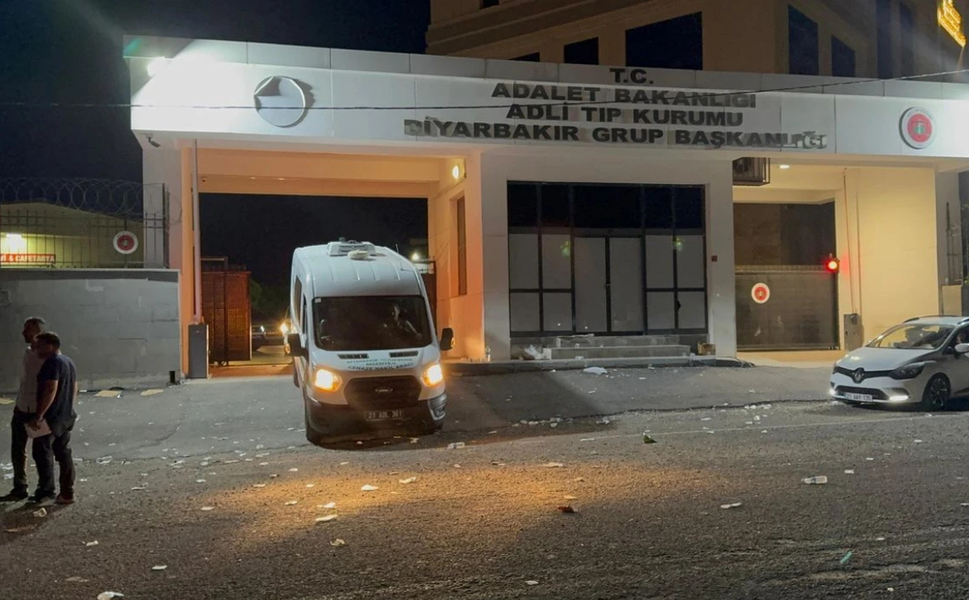 Diyarbakır’da 3 yaşındaki çocuk silahla hayatını kaybetti