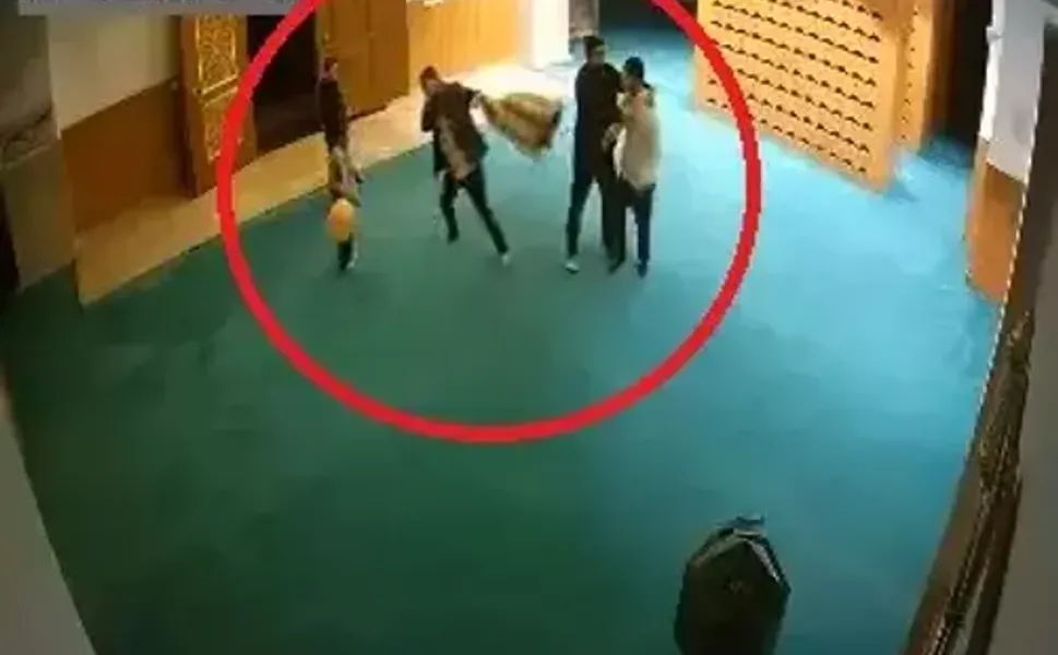 Diyarbakır’da camide ayakkabı tartışması saldırıya dönüştü