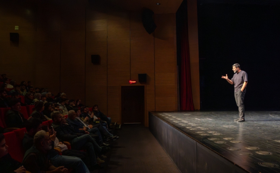 Diyarbakır’da Dünya Anadil Gününe özel Kürtçe stand-up gösterisi