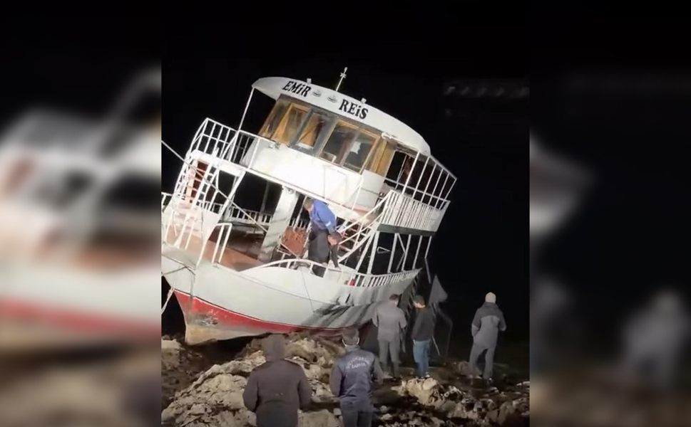 Diyarbakır’da kısmen batan tekne kurtarıldı