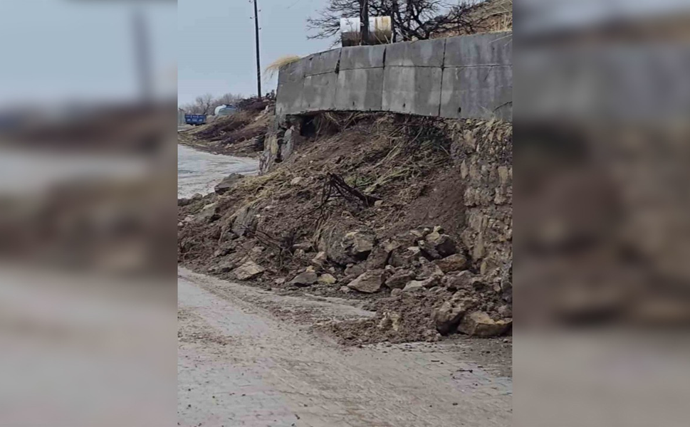 Diyarbakır’da sağanak sonrası duvar çöktü
