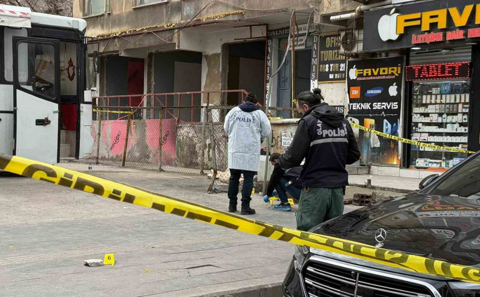 Diyarbakır’da tadilat tartışması kanlı bitti: 4 yaralı