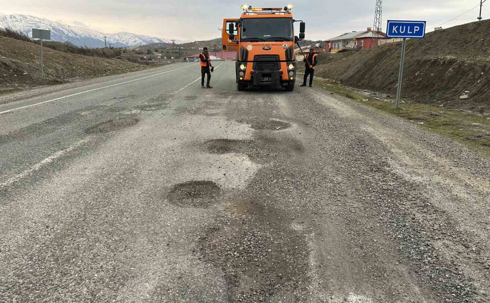 Diyarbakır’da tehlike oluşturan tümsekler düzeltildi