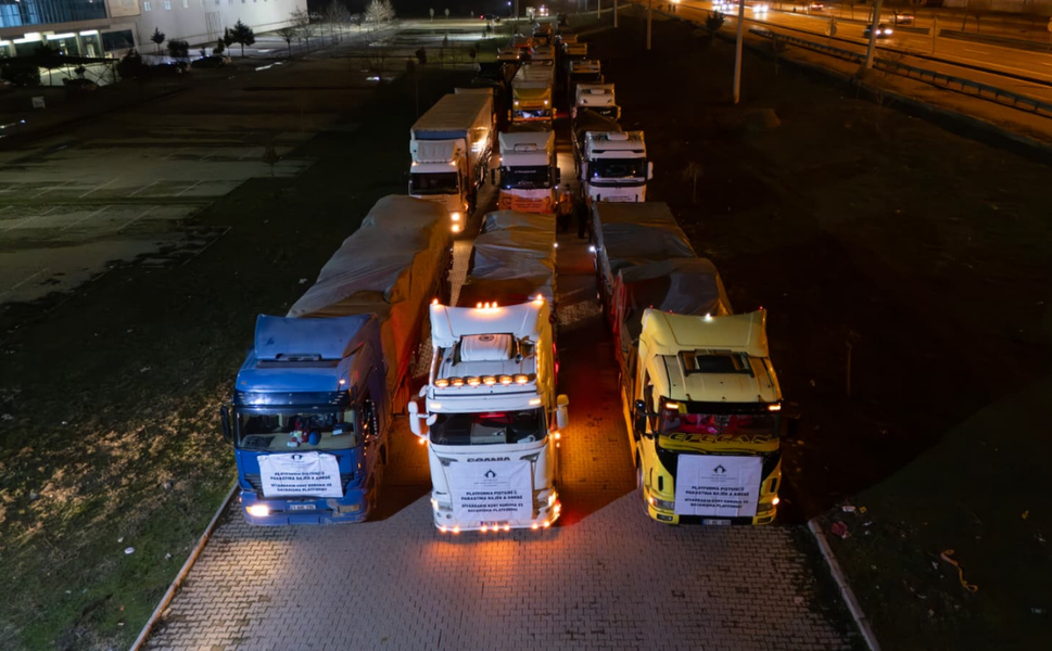 Diyarbakır’dan Kobani’ye 25 tır yardım ulaştırıldı