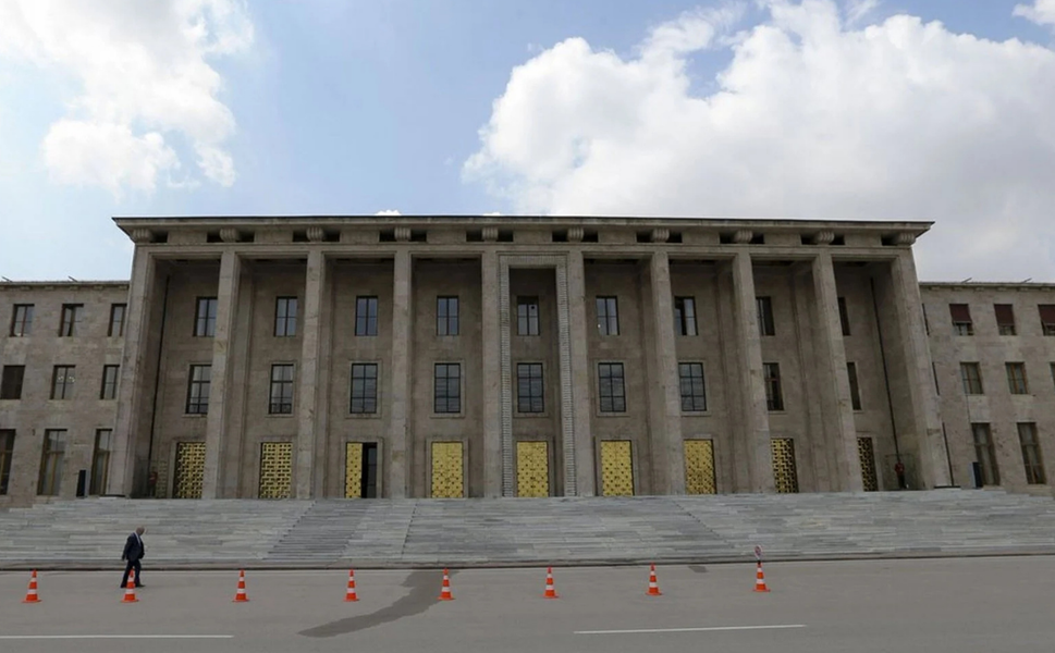 TBMM stajyer öğrenci istismarı davasında 5 tahliye