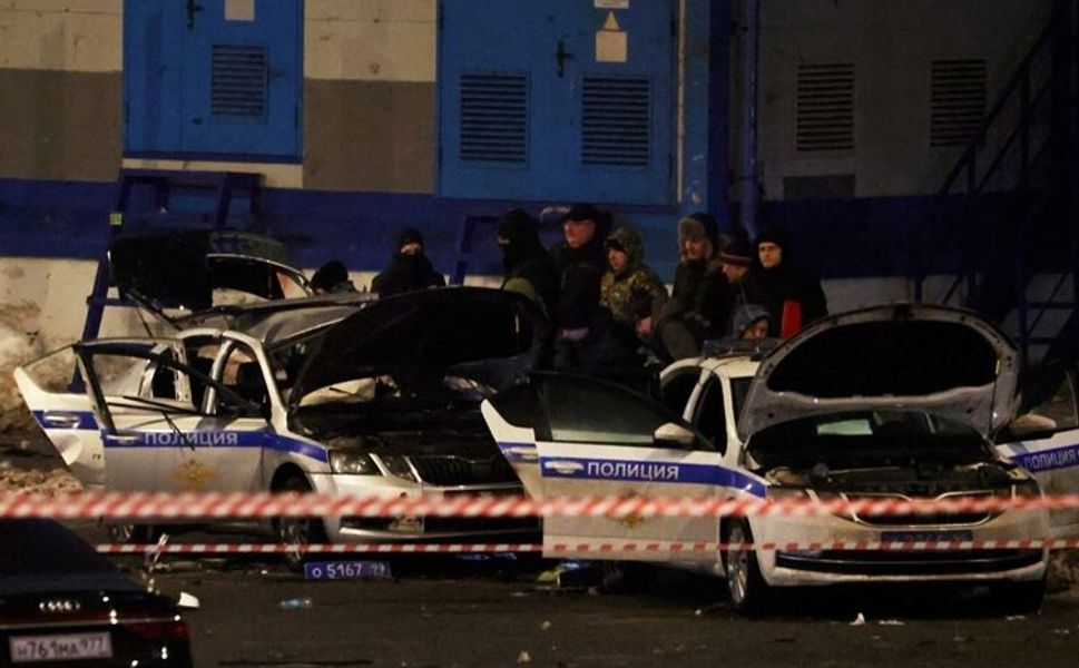 Tren istasyonu önünde patlama: 1 polis öldü