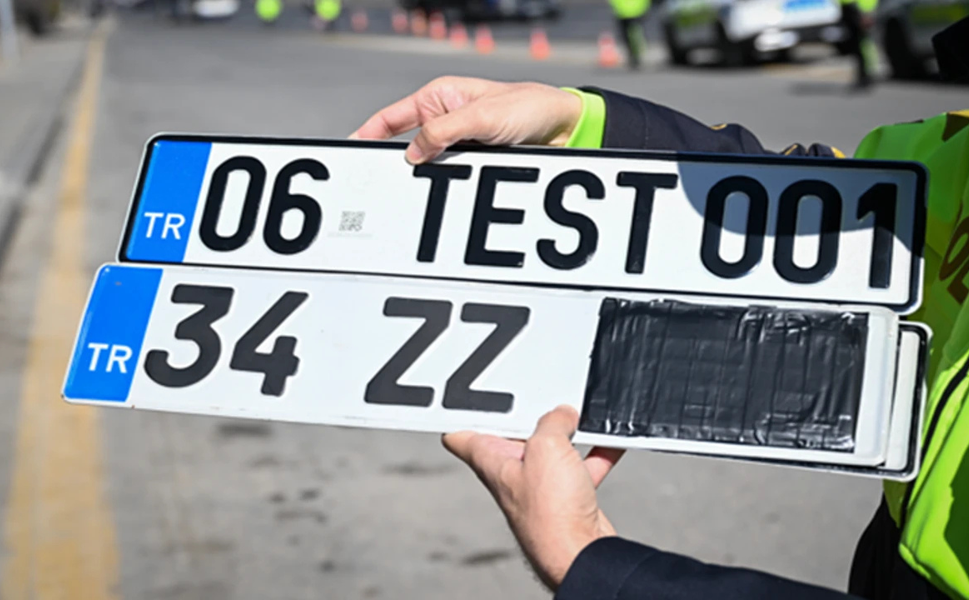Araç sahiplerine müjde: APP plaka cezası iptal edildi