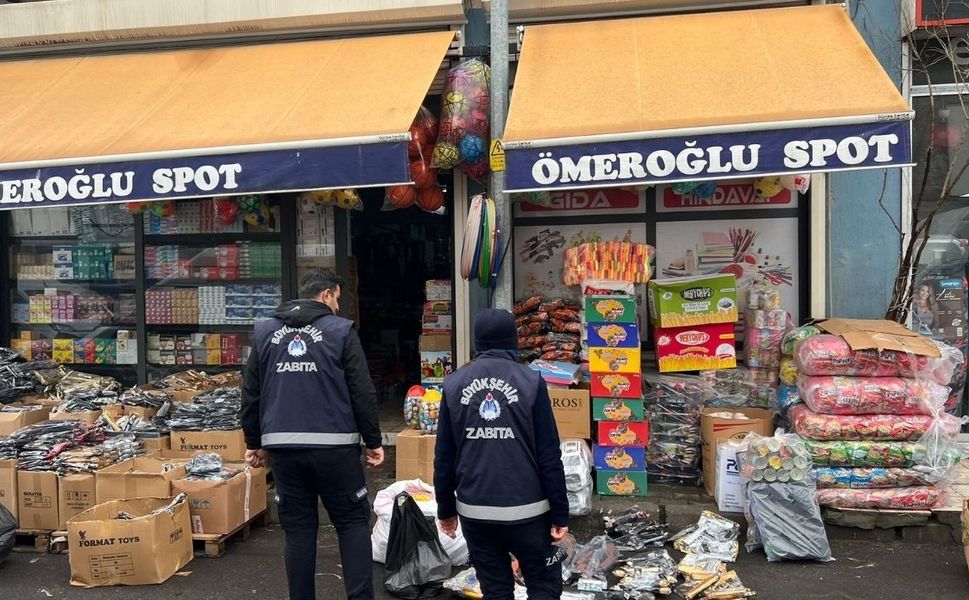 Diyarbakır Büyükşehir'den bayram hazırlığı: 2 ton sağlıksız gıda imha edildi