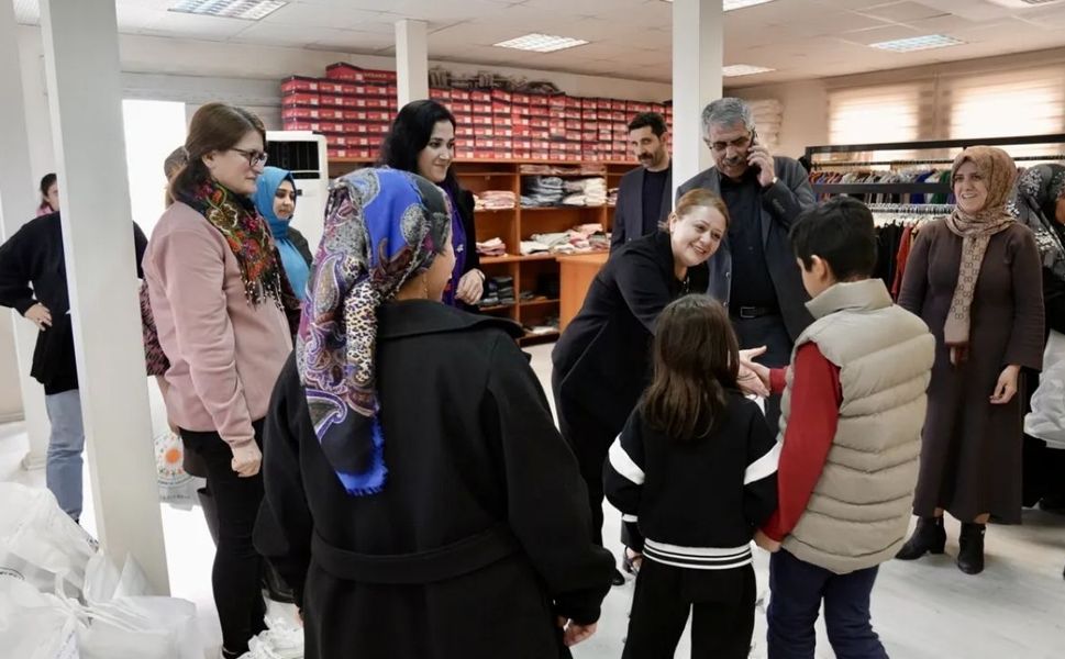 Diyarbakır'da 832 çocuk ve 361 aileye bayram hediyesi