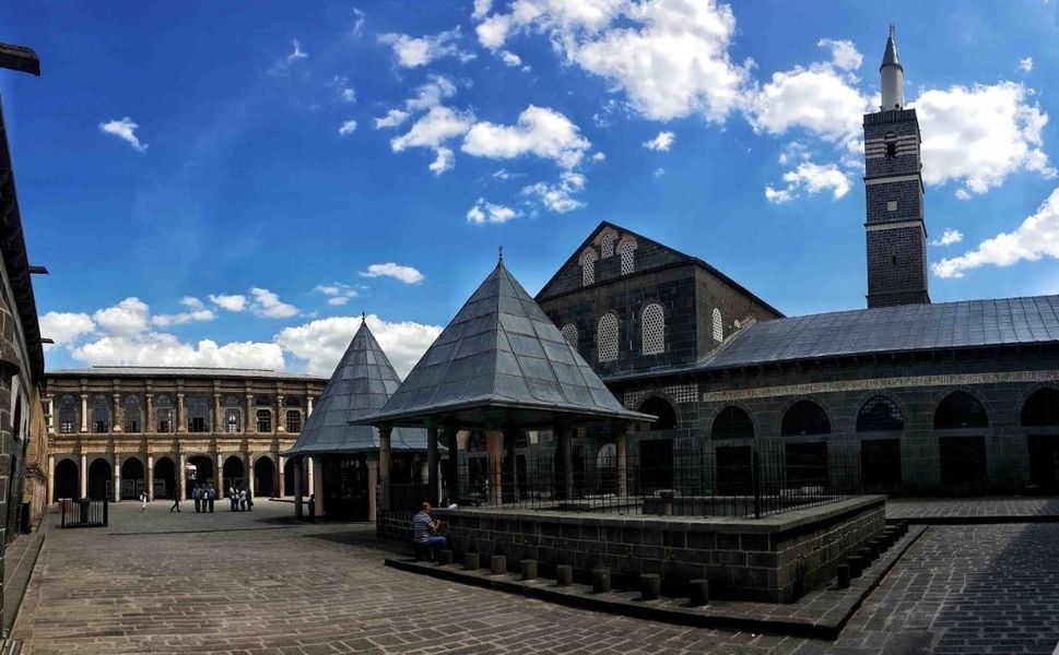 Diyarbakır'da bayram namazı saat kaçta kılınacak? Diyanet duyurdu