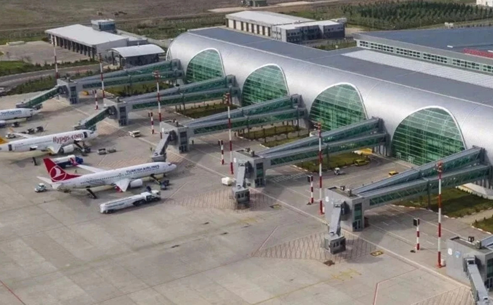 Diyarbakır'a inemedi, Elazığ'a indi: Yolcular saatlerce mahsur kaldı