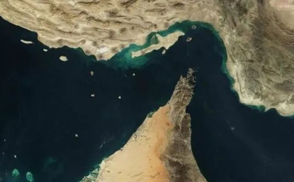 Hürmüz Boğazı'nda Türk bayraklı gemiye izin çıktı